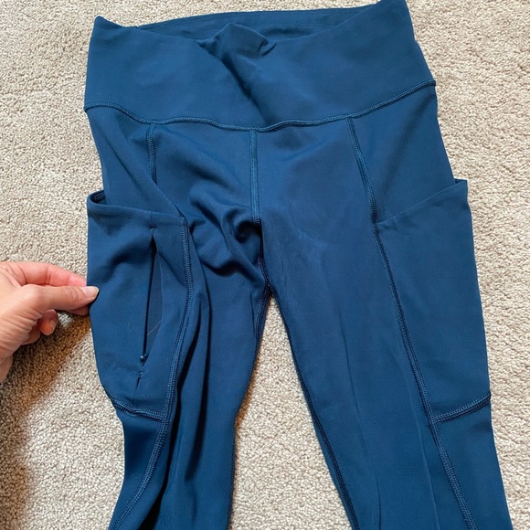 Athleta running compression fit running leggings with pockets - Picture 7 of 7